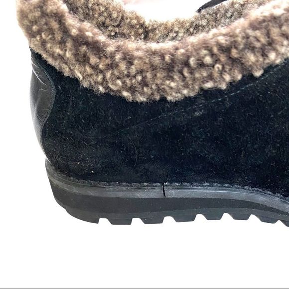 Stuart Weitzman Suede Low Top Sneakers SZ 6W - Picture 4 of 9